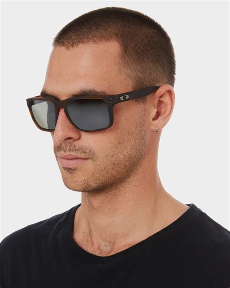 holbrook xl oakley sunglasses.